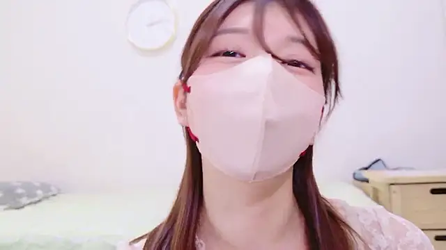 Snapshot of Runarunapi chatting on November 14, 12:48 pm Runarunapi online show from November 14, 12:48 pm