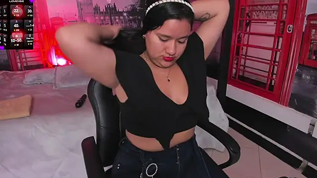 Snapshot of natasha_adams22 chatting on November 13, 2:10 am natasha adams22 online show from November 13, 2:10 am