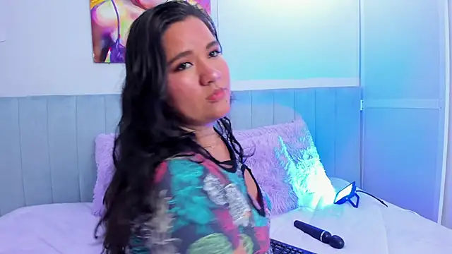 Snapshot of natasha_adams22 chatting on November 20, 2:23 am natasha adams22 online show from November 20, 2:23 am