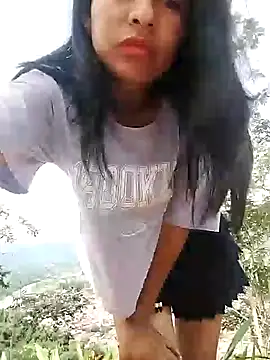 Snapshot of Danna-linyi chatting on December 28, 4:09 pm Danna-linyi online show from December 28, 4:09 pm