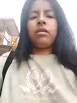 Snapshot of Danna-linyi chatting on January 9, 8:44 pm Danna-linyi online show from January 9, 8:44 pm