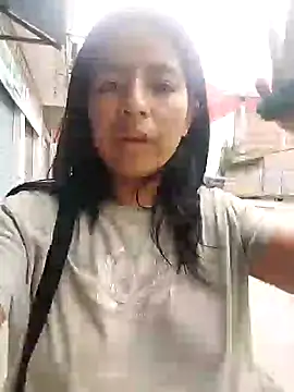 Snapshot of Danna-linyi chatting on January 10, 8:15 pm Danna-linyi online show from January 10, 8:15 pm