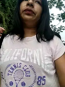 Snapshot of Danna-linyi chatting on March 5, 3:51 pm Danna-linyi online show from March 5, 3:51 pm