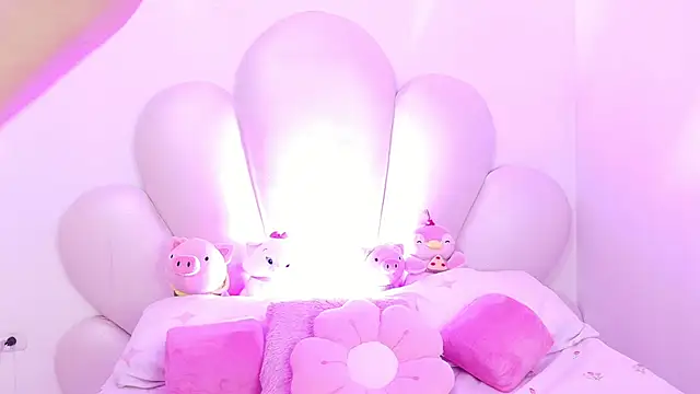 zoewillian online show from December 3, 12:18 am