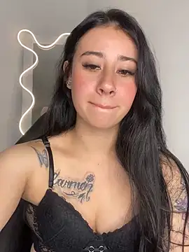 Zoee t online show from October 31, 4:02 am