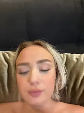 Snapshot of CherryEmmy chatting on December 22, 4:48 pm CherryEmmy online show from December 22, 4:48 pm