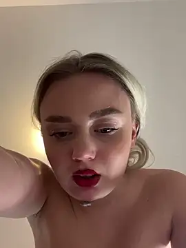 Snapshot of CherryEmmy chatting on February 23, 11:47 pm CherryEmmy online show from February 23, 11:47 pm