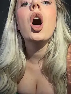 Snapshot of CherryEmmy chatting on March 4, 5:56 pm CherryEmmy online show from March 4, 5:56 pm