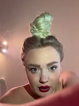 Snapshot of CherryEmmy chatting on March 4, 9:00 pm CherryEmmy online show from March 4, 9:00 pm