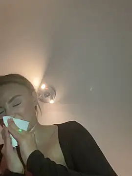 Snapshot of CherryEmmy chatting on October 19, 5:57 pm CherryEmmy online show from October 19, 5:57 pm