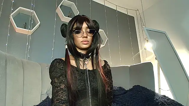 slutty venus online show from January 20, 11:43 pm