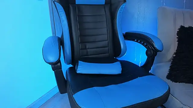 slutty venus online show from March 4, 8:46 am