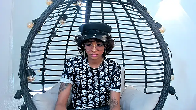 slutty venus online show from September 25, 7:39 pm