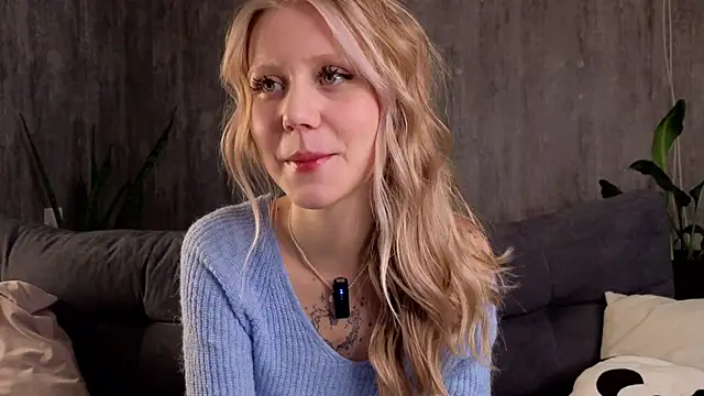 WiloneEsse online show from February 18, 1:10 am