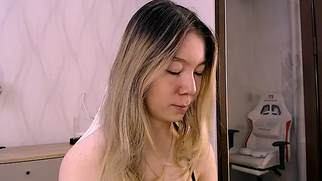 Babby Rabbit online show from November 12, 2:39 pm