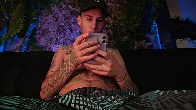 Snapshot of Junihn0 chatting on December 22, 6:48 pm Junihn0 online show from December 22, 6:48 pm