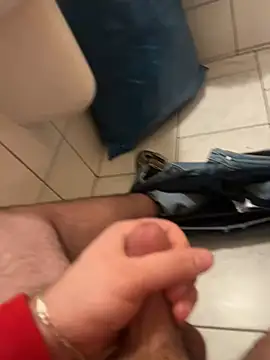 Snapshot of Loco42- chatting on January 3, 7:07 pm Loco42- online show from January 3, 7:07 pm