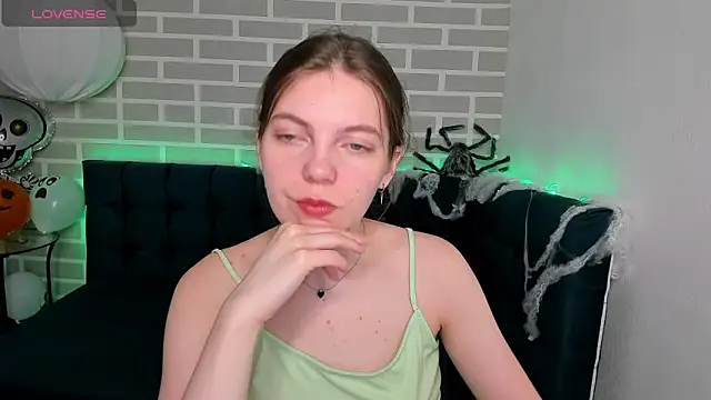 Snapshot of marie_reyes_ chatting on November 2, 1:30 am marie reyes online show from November 2, 1:30 am