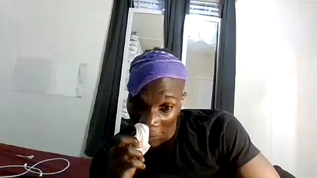 Snapshot of Shawtyblaque21 chatting on July 15, 12:05 am Shawtyblaque21 online show from July 15, 12:05 am