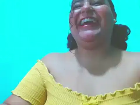 Snapshot of emyli_23 chatting on December 25, 2:25 am emyli 23 online show from December 25, 2:25 am