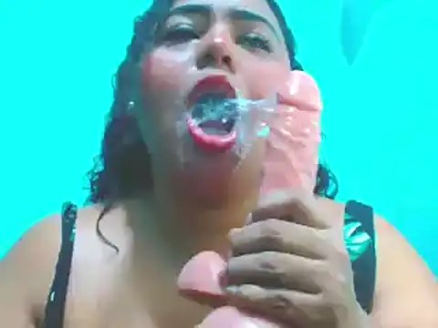 Snapshot of emyli_23 chatting on December 29, 7:32 pm emyli 23 online show from December 29, 7:32 pm