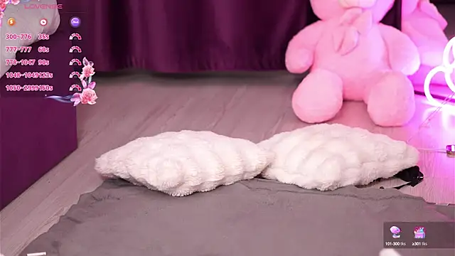 GoldenAmber online show from March 12, 11:01 pm