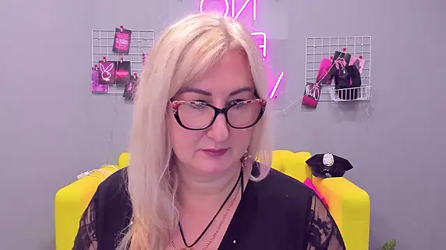 ChristyBrooks online show from January 8, 6:20 pm