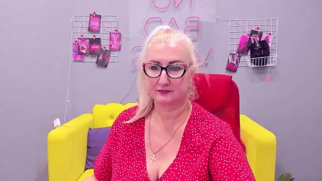 ChristyBrooks online show from January 10, 5:13 pm