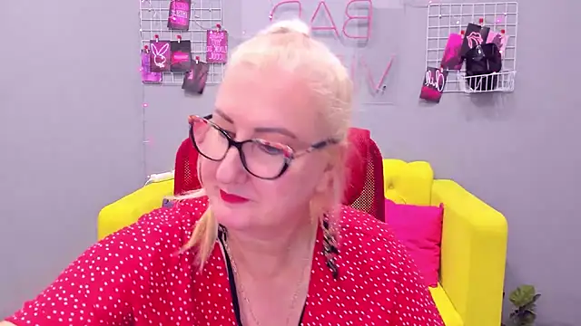 ChristyBrooks online show from January 11, 10:19 am