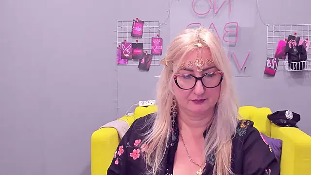 ChristyBrooks online show from January 16, 5:23 pm