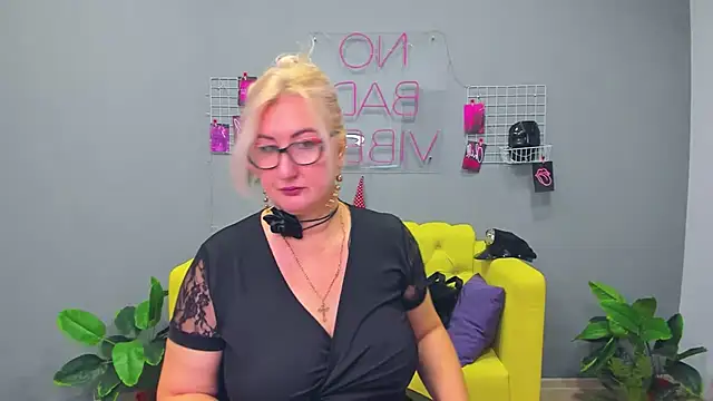 ChristyBrooks online show from January 27, 12:16 pm