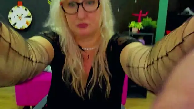 ChristyBrooks online show from February 4, 3:15 pm