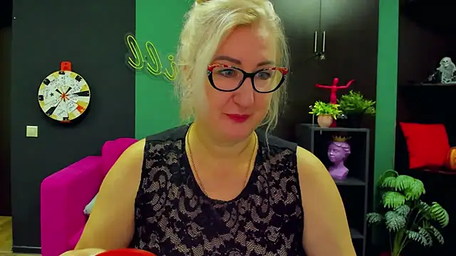 ChristyBrooks online show from February 7, 12:17 pm