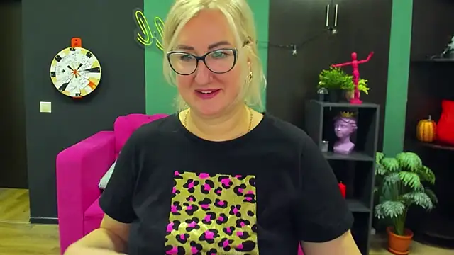 ChristyBrooks online show from February 10, 9:36 pm