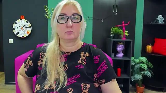 ChristyBrooks online show from February 12, 1:06 pm