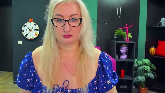 ChristyBrooks online show from February 21, 12:28 pm