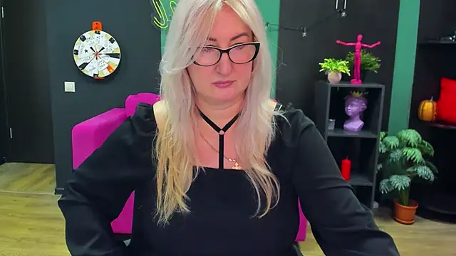 ChristyBrooks online show from February 27, 7:26 pm