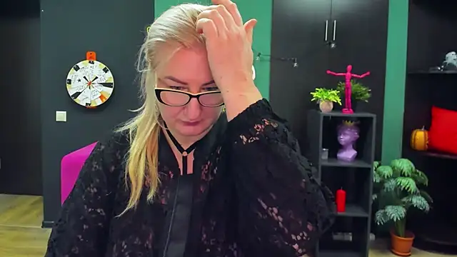 ChristyBrooks online show from February 28, 4:20 pm