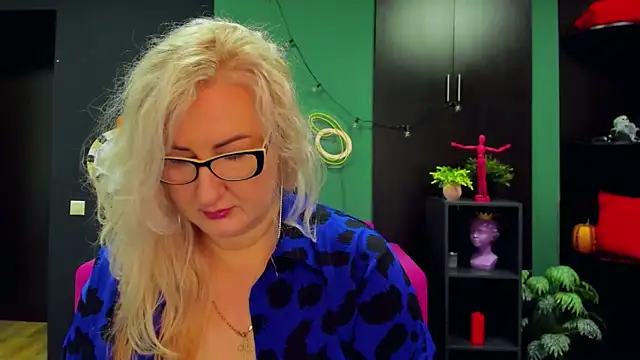 ChristyBrooks online show from March 2, 8:27 am