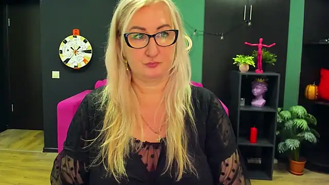 ChristyBrooks online show from March 5, 7:38 pm