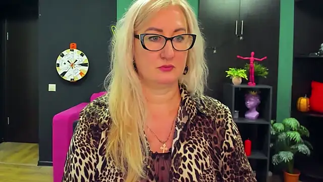 ChristyBrooks online show from March 6, 4:17 pm