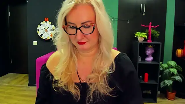 ChristyBrooks online show from March 7, 7:27 pm