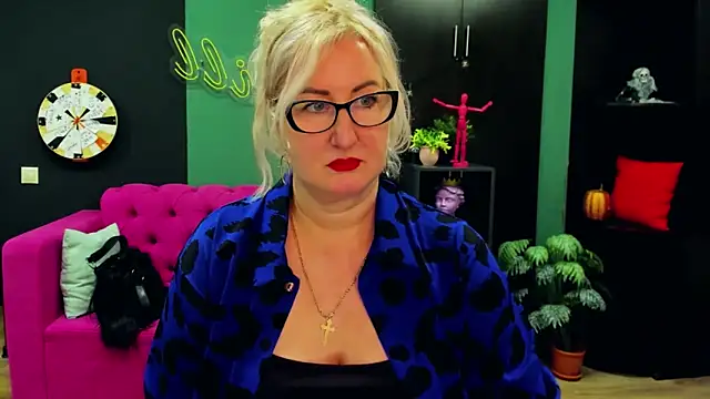 ChristyBrooks online show from March 11, 7:36 pm