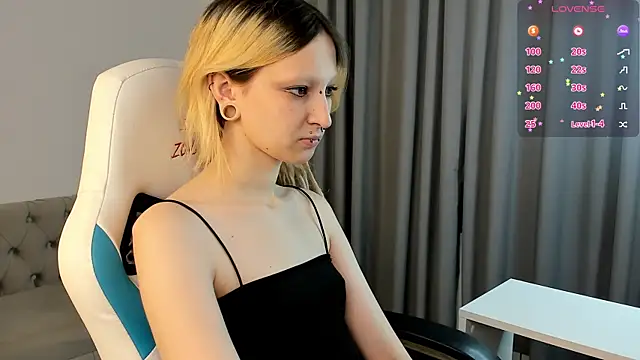 Snapshot of Lexy-Woorhez chatting on October 23, 11:20 am Lexy-Woorhez online show from October 23, 11:20 am