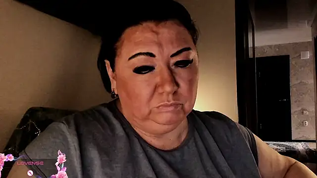 SexxyDreams1 online show from September 19, 5:09 am