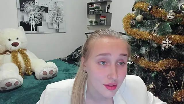 Snapshot of LinaTruly chatting on January 12, 8:25 pm LinaTruly online show from January 12, 8:25 pm