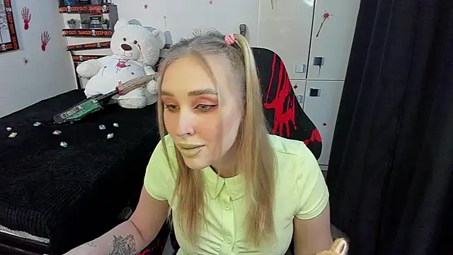 Snapshot of LinaTruly chatting on October 30, 9:37 pm LinaTruly online show from October 30, 9:37 pm