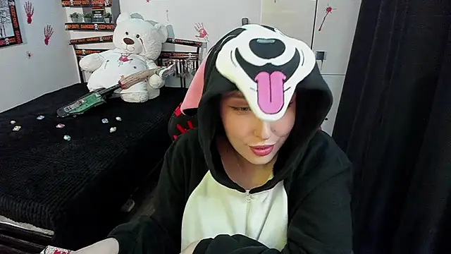 Snapshot of LinaTruly chatting on October 31, 9:49 pm LinaTruly online show from October 31, 9:49 pm