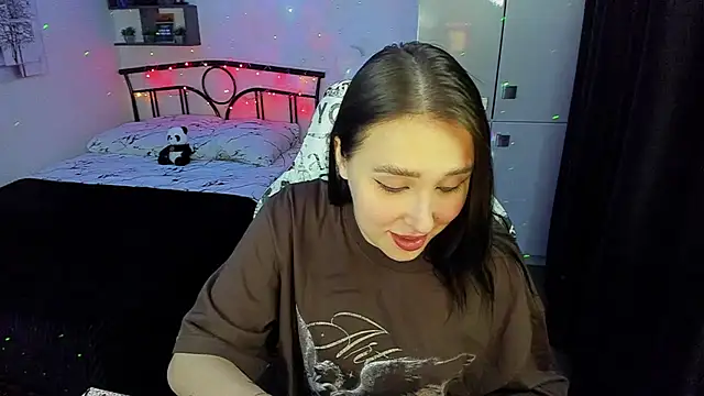 Snapshot of LinaTruly chatting on November 6, 8:43 pm LinaTruly online show from November 6, 8:43 pm