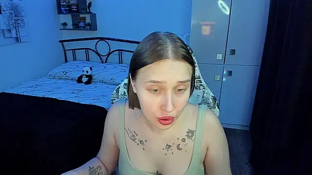 Snapshot of LinaTruly chatting on December 1, 9:20 pm LinaTruly online show from December 1, 9:20 pm